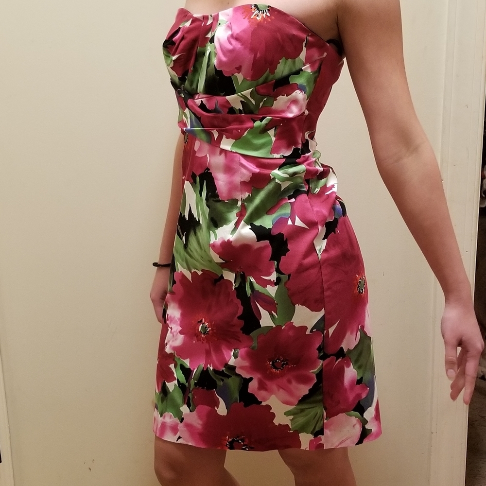 DONNA RICO Size 6 Womens Semi Formal Floral Dress